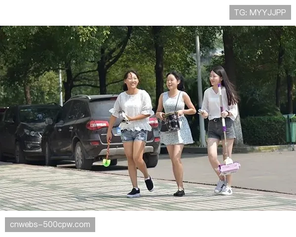 通讯:风雨无阻,五千名山东泰山球迷远征军赴大连助威 通讯:风雨无阻,五千名山东泰山球迷远征军赴大连助威